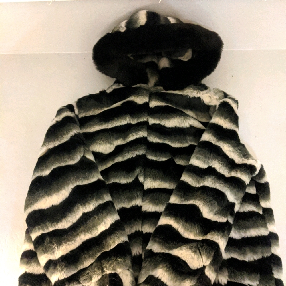 Midnight Velvet faux fur coat white and black